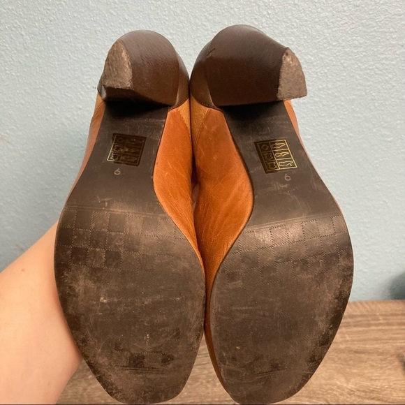 Crown Vintage Square Toe Heels - Brown - 9 - Picture 7 of 10